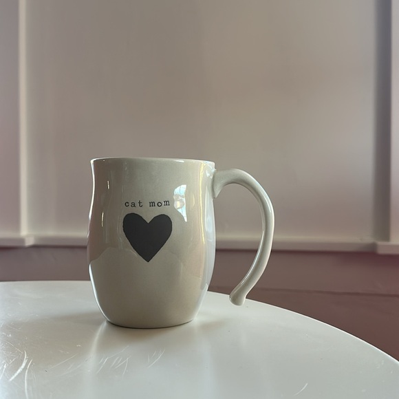 Cat Mom Heart Mug - Picture 3 of 4